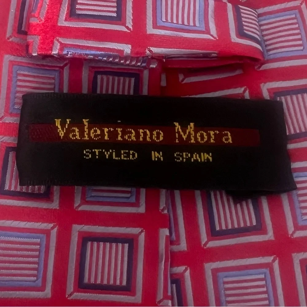 Valeriano Mora Embroidered Men’s‎ Designer Tie Fuscia Geometric Business Casual